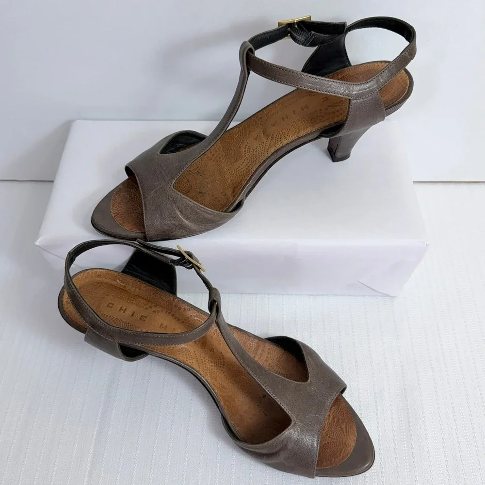 Chie Mihara Women T-Strap Leather Sandals EU 38 Peep Toe Kitten Heel Classic